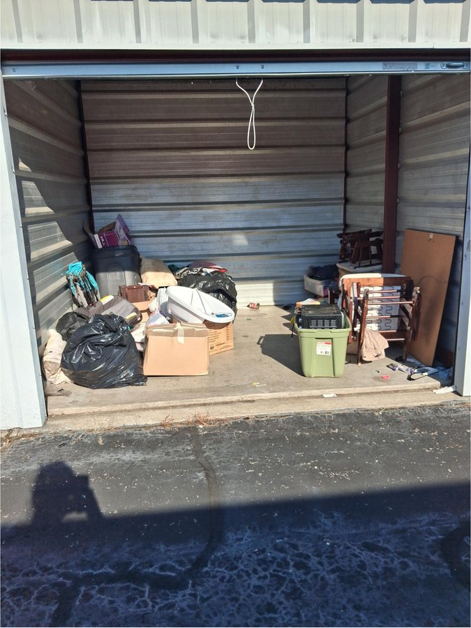 10 x 10 storage unit in Evansville, IN