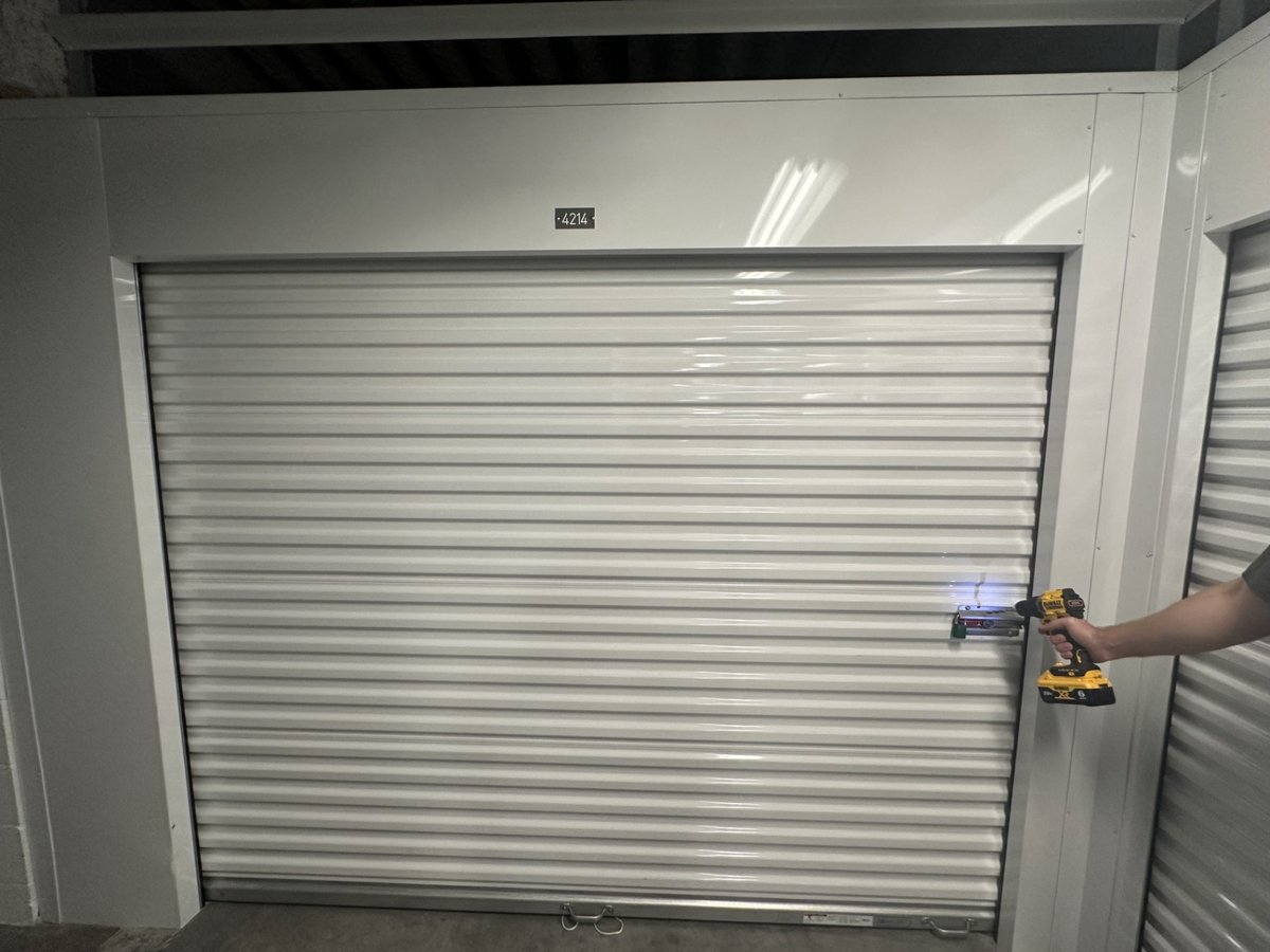 20 x 10 storage unit in Minneapolis, MN