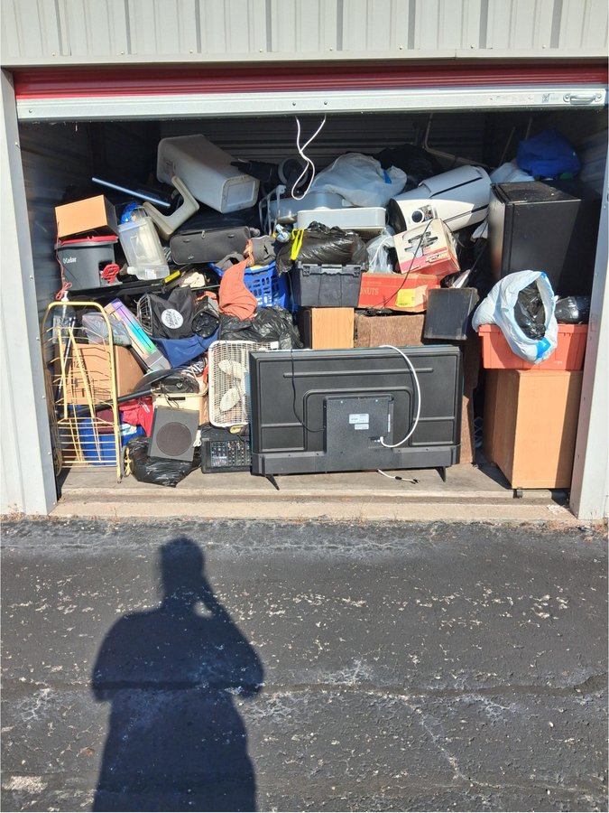 10 x 10 storage unit in Evansville, IN