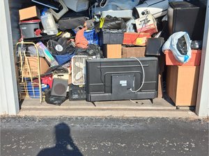 10 x 10 storage unit in Evansville, IN