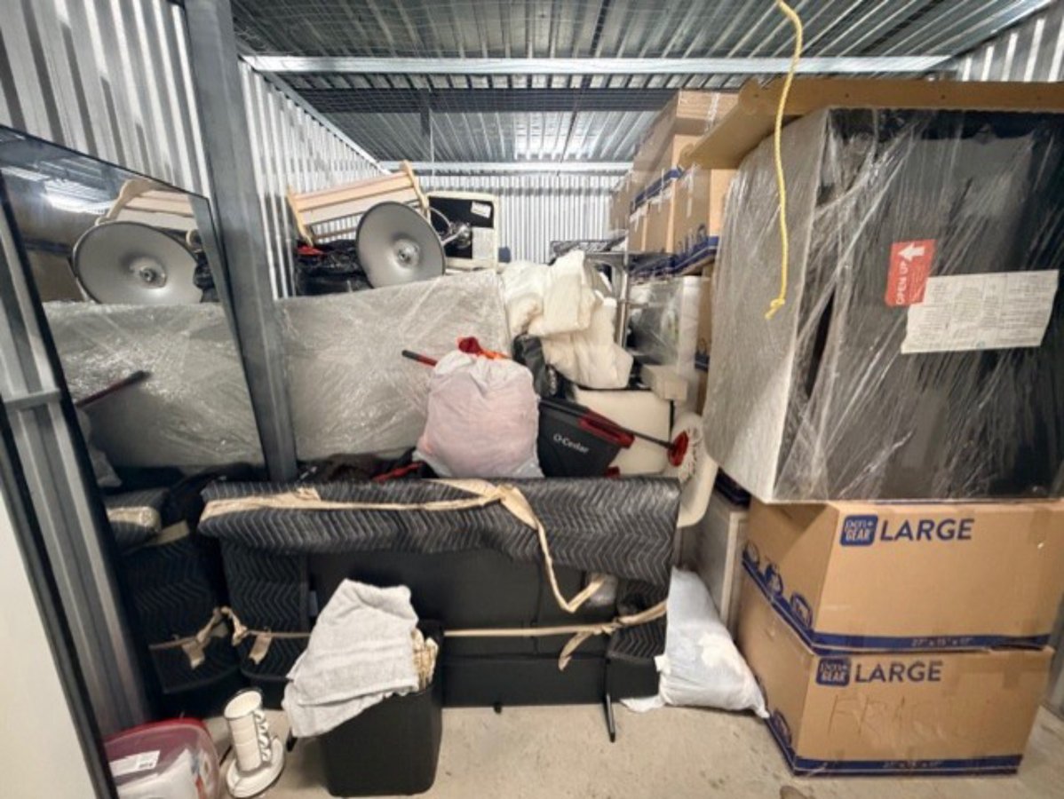 10 x 10 storage unit in Orlando, FL