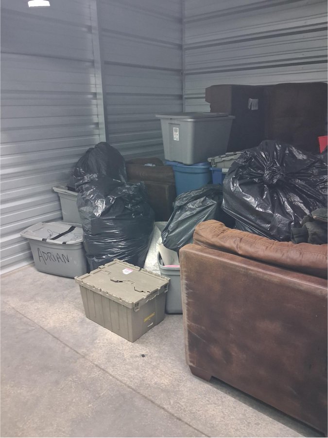 10 x 10 storage unit in Evansville, IN