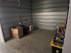 10 x 10 storage unit in Evansville, IN