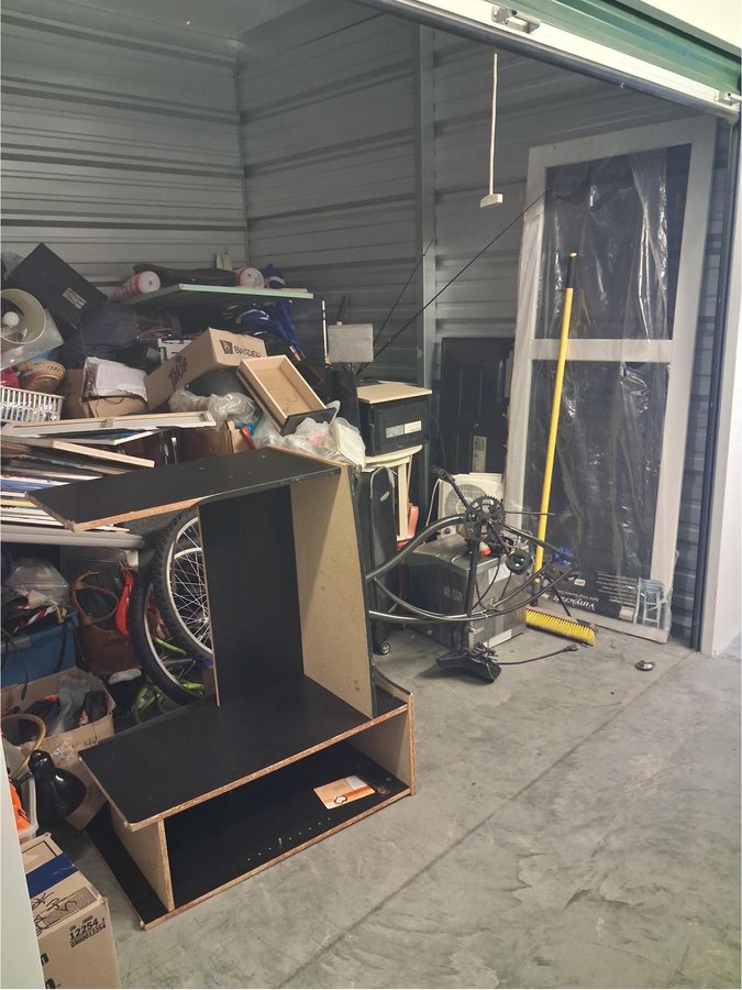 10 x 10 storage unit in Evansville, IN