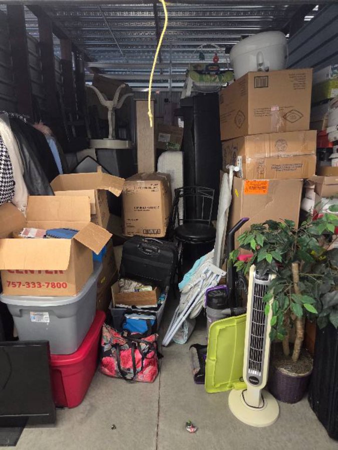10 x 15 storage unit in Chesapeake, VA