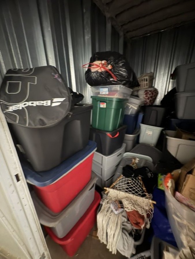 5 x 10 storage unit in Bristol, CT
