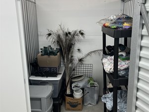 5 x 5 storage unit in Murray, KY