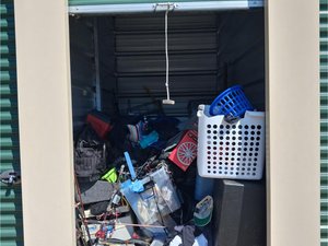 5 x 10 storage unit in Evansville, IN