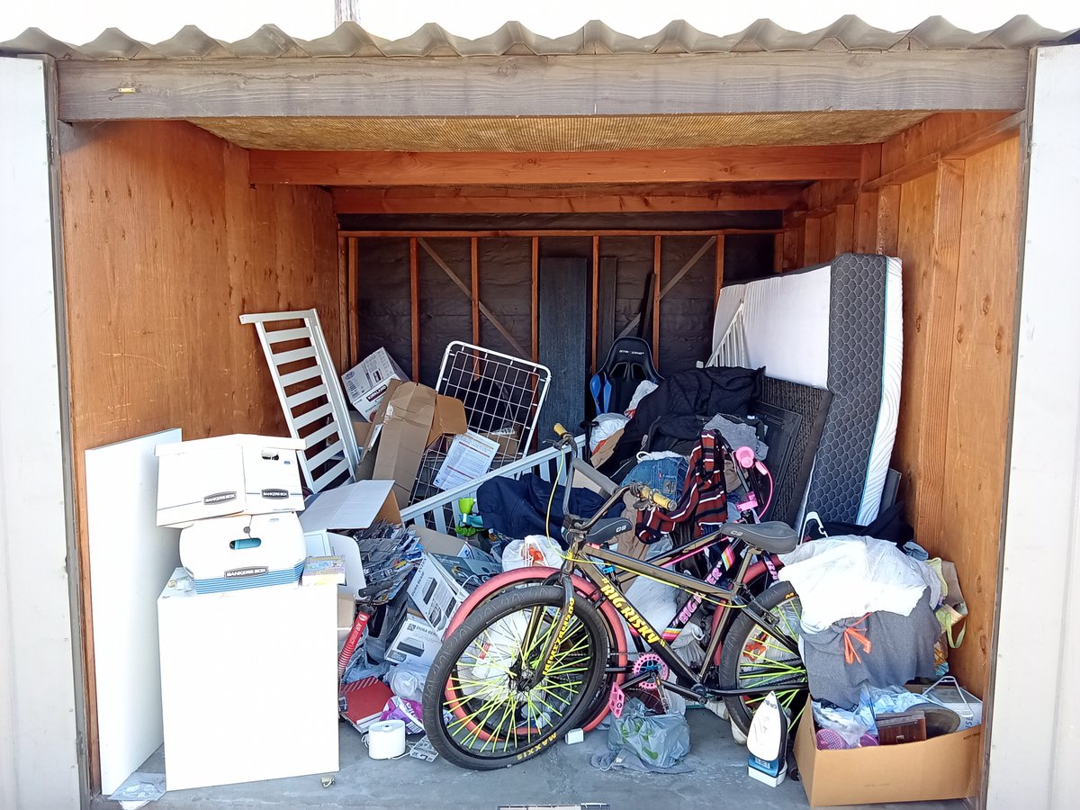 10 x 10 storage unit in Modesto, CA
