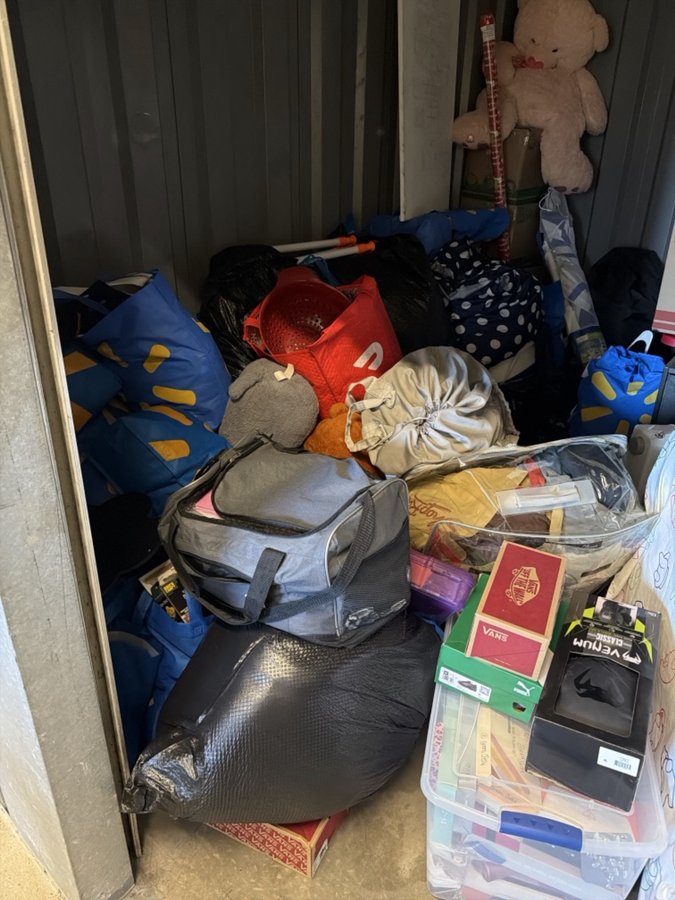 10 x 10 storage unit in Edison, NJ