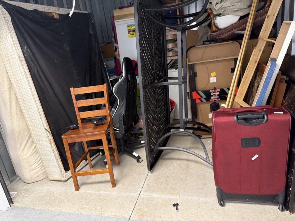10 x 10 storage unit in Chester, VA