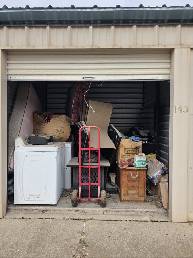 10 x 10 storage unit in Wichita, KS