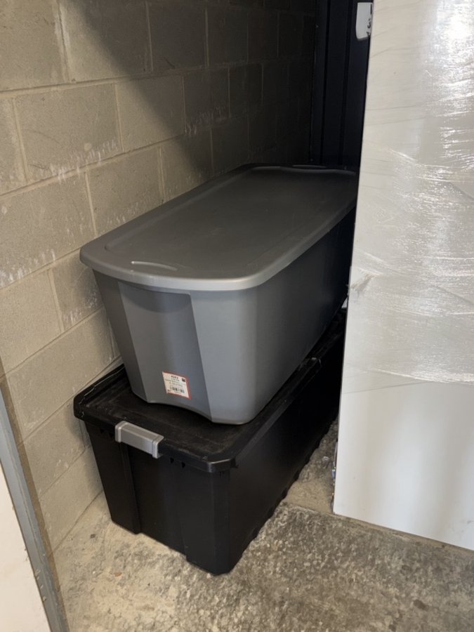 5 x 10 storage unit in Edison, NJ