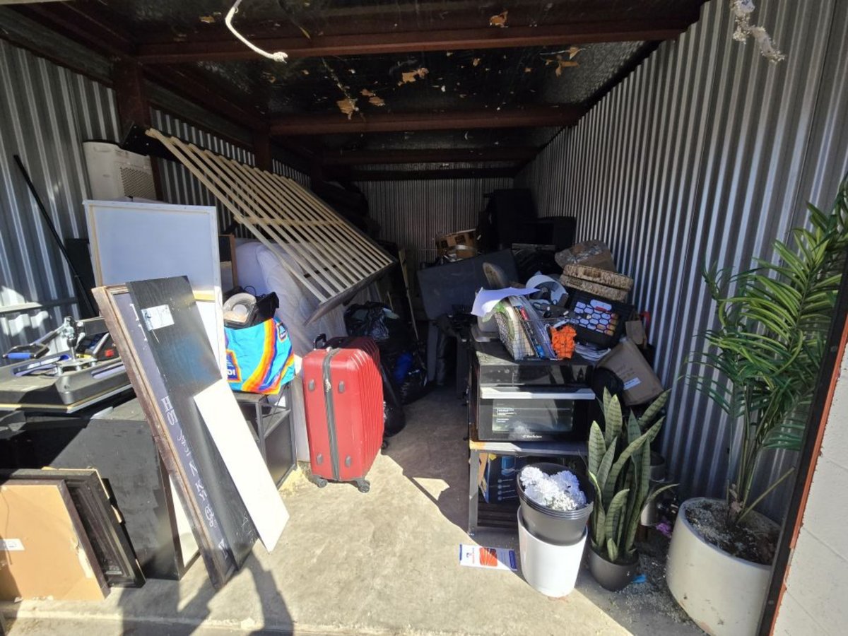 10 x 20 storage unit in Hyattsville, MD