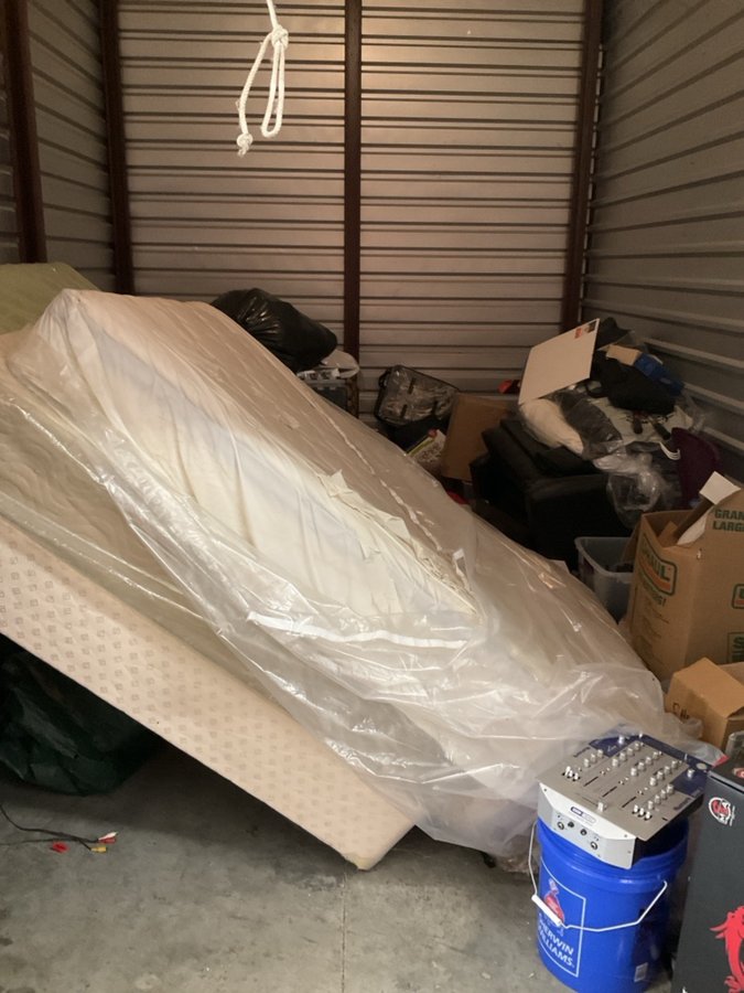 10 x 15 storage unit in Indianapolis, IN
