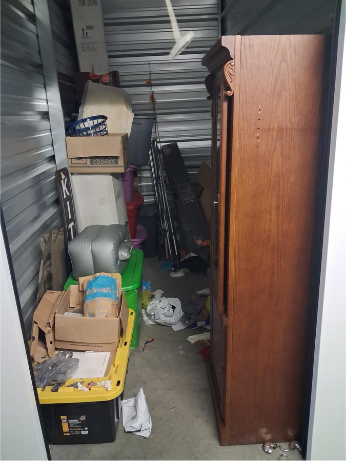 5 x 10 storage unit in Evansville, IN
