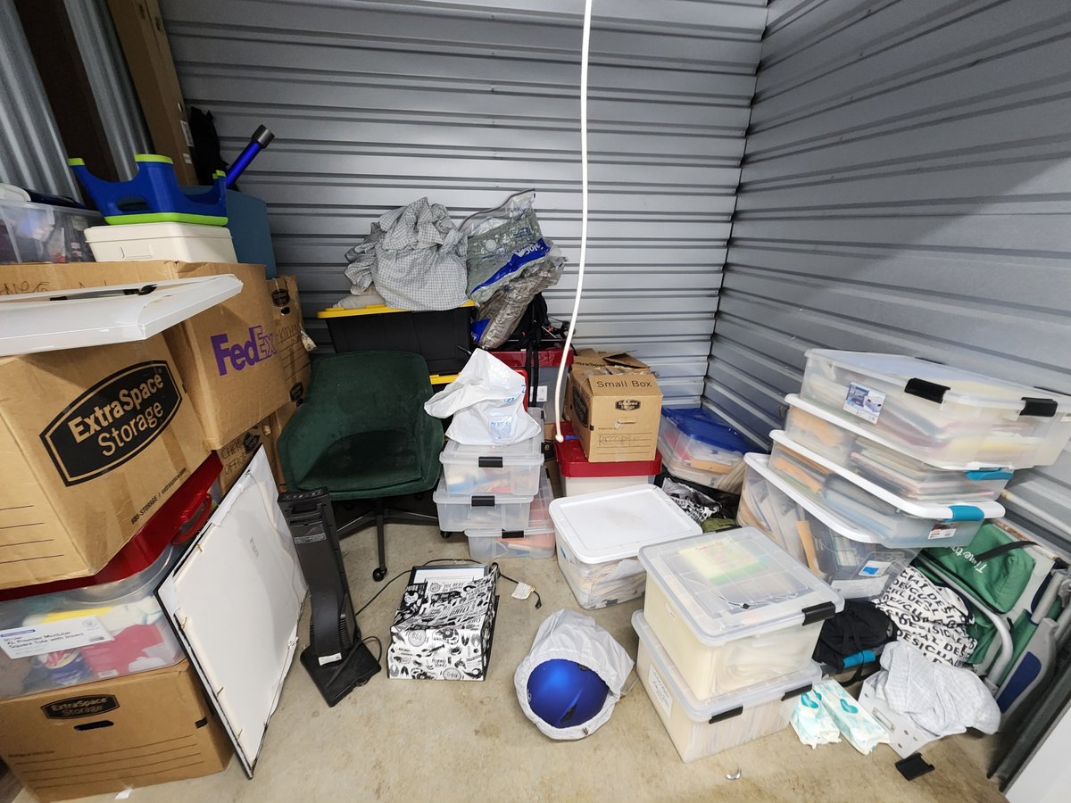 10 x 7 storage unit in Hollywood, FL