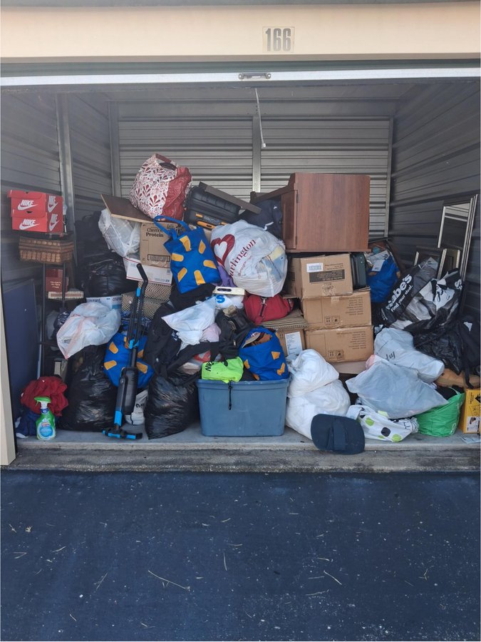 10 x 10 storage unit in Evansville, IN