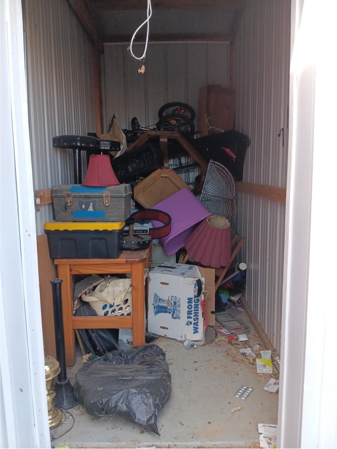 5 x 10 storage unit in Evansville, IN
