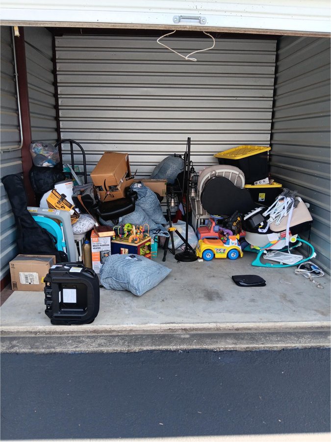 10 x 10 storage unit in Evansville, IN