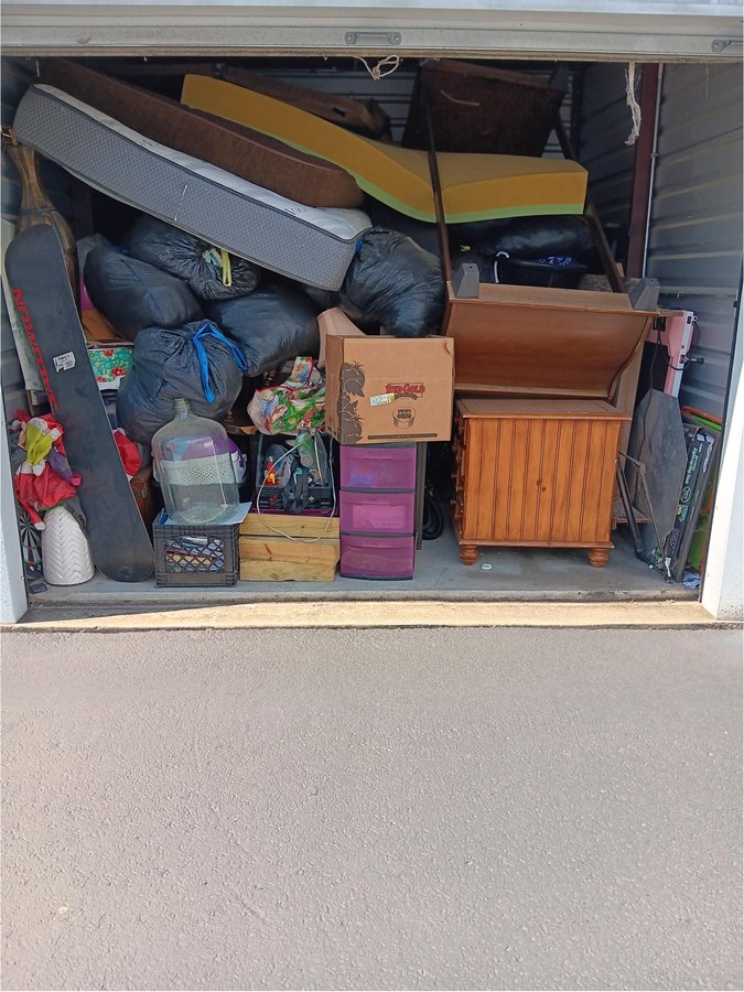 10 x 10 storage unit in Evansville, IN
