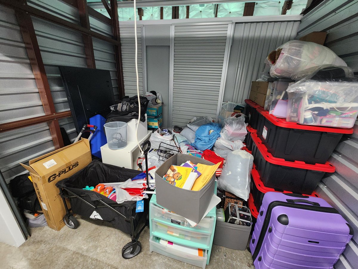 7 x 10 storage unit in Hollywood, FL