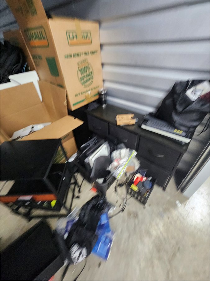 10 x 15 storage unit in Hollywood, FL
