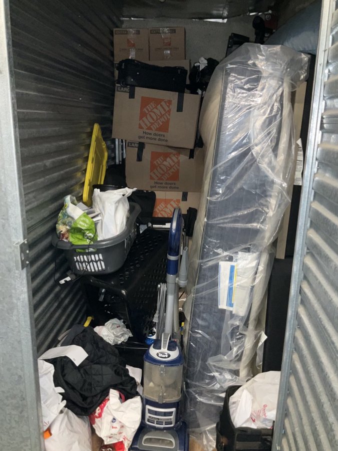 5 x 10 storage unit in Sunland, CA