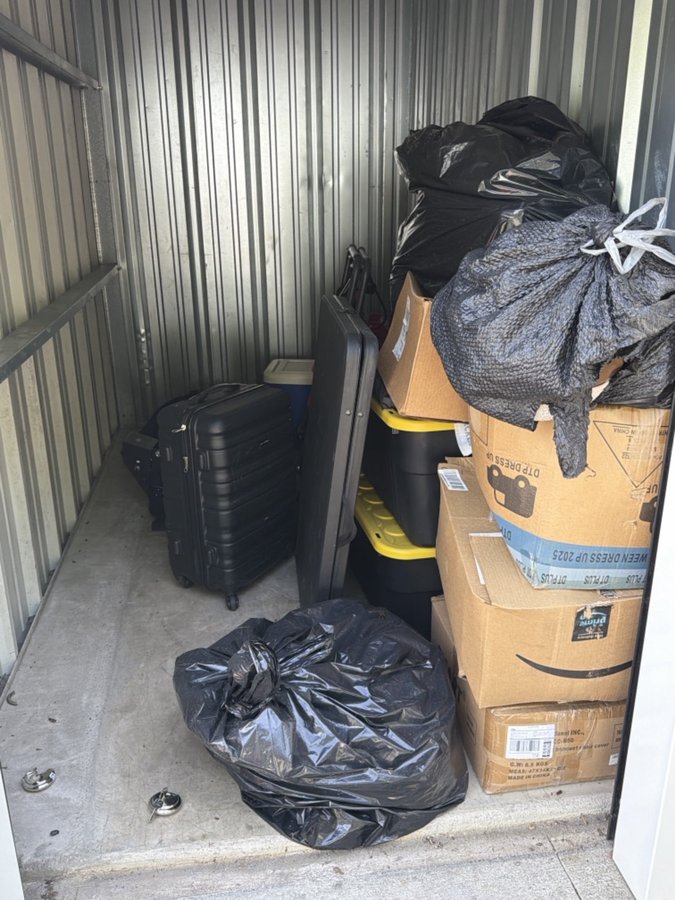 5 x 10 storage unit in North Dinwiddie, VA