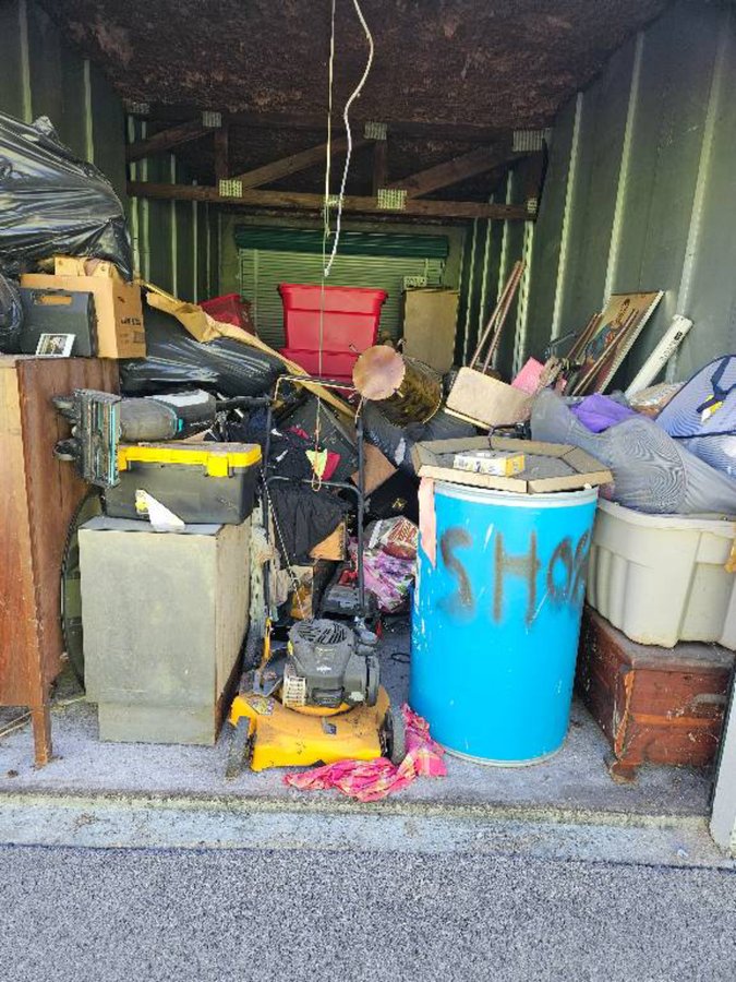 10 x 24 storage unit in Louisville, KY