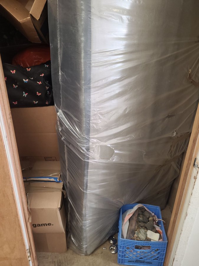 5 x 8 storage unit in Happy Valley, OR