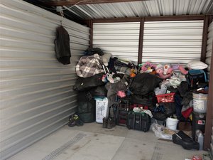 10 x 20 unit in Williston