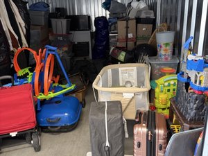 10 x 20 storage unit in Chester, VA