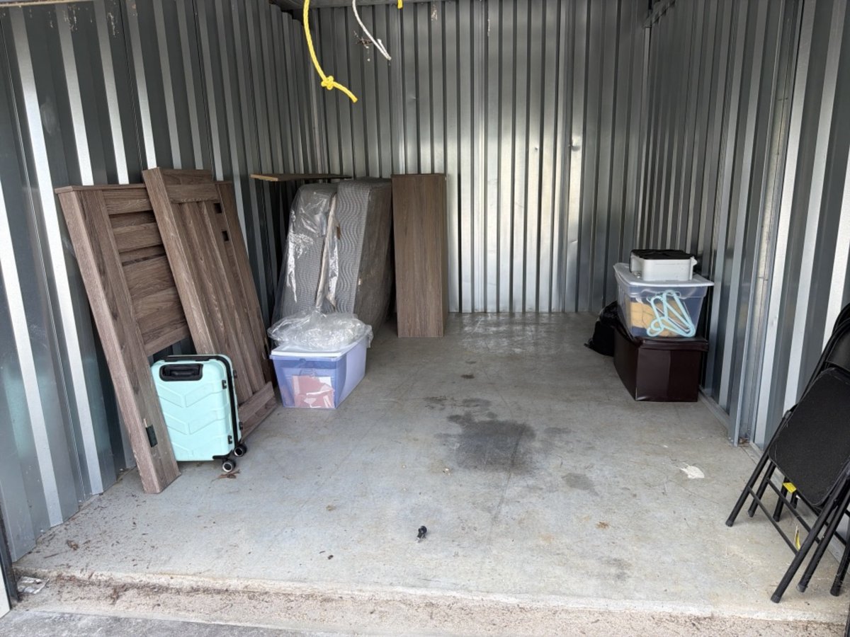 10 x 15 storage unit in Chester, VA