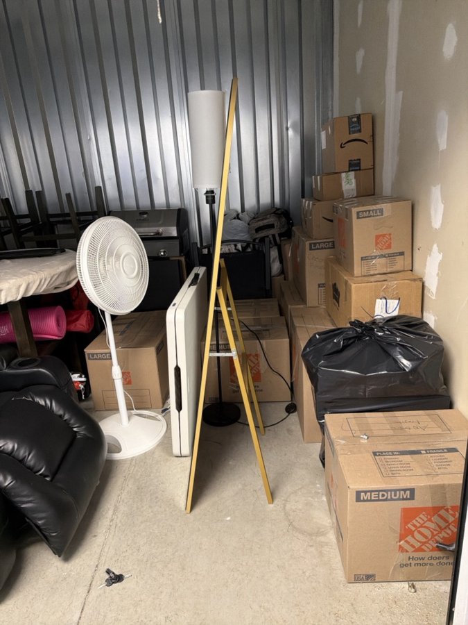 10 x 10 storage unit in Chester, VA