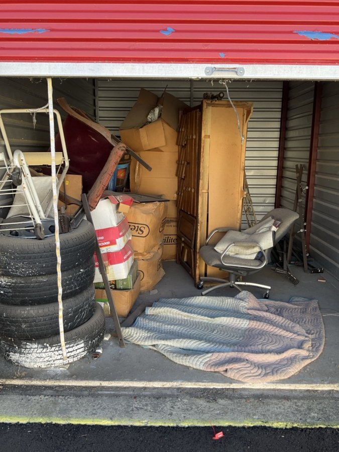 10 x 15 storage unit in Indianapolis, IN