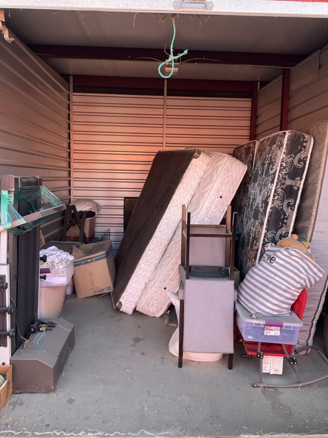 10 x 15 storage unit in Indianapolis, IN