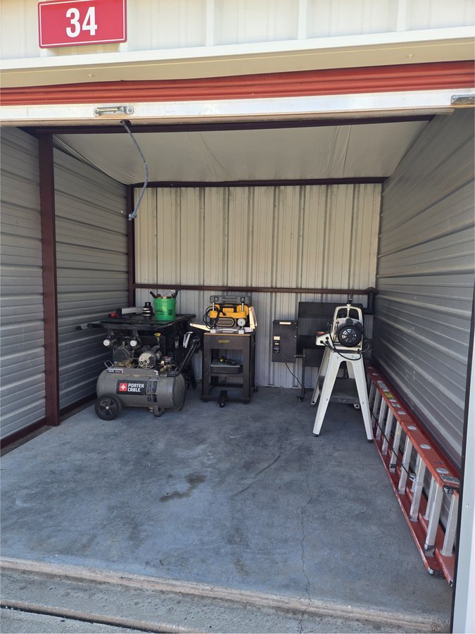 10 x 20 storage unit in Bondurant, IA