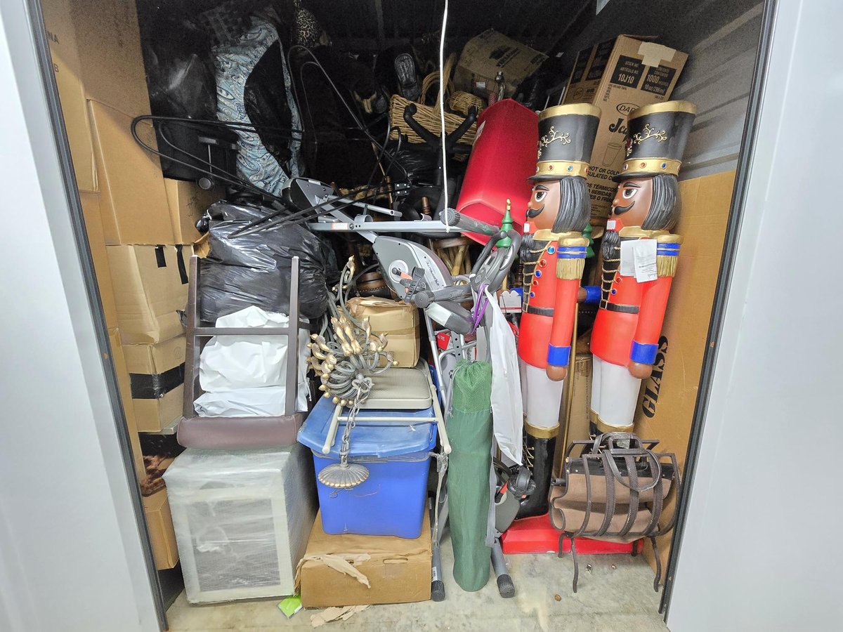 10 x 10 storage unit in Pembroke Pines, FL