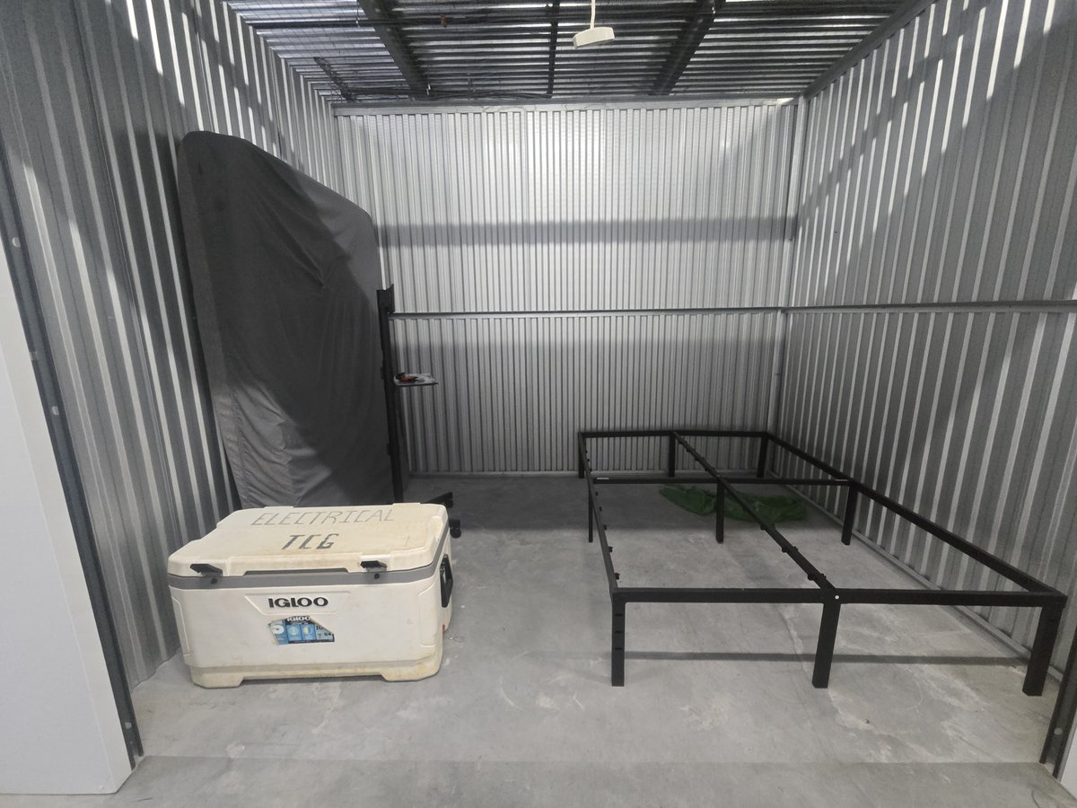 10 x 8 storage unit in Kissimmee, FL