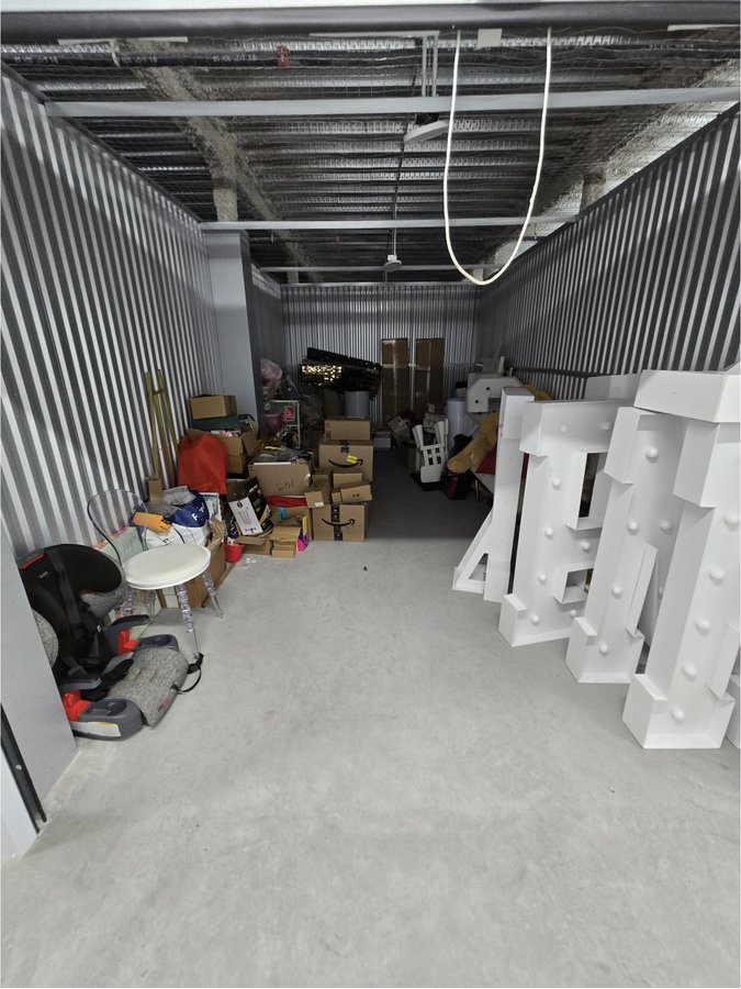 10 x 20 storage unit in Stratford, CT
