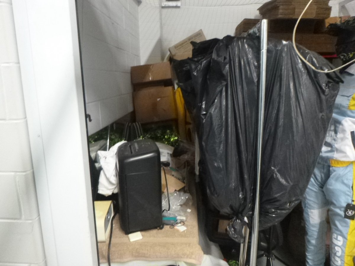 10 x 20 storage unit in Jamaica, NY