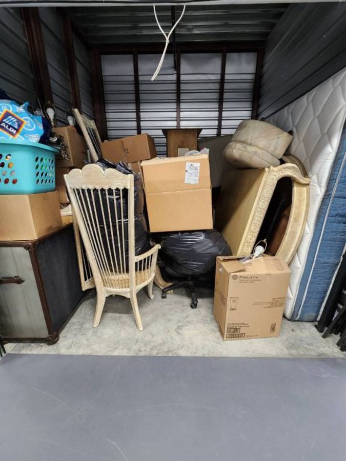 10 x 10 storage unit in Aliso Viejo, CA