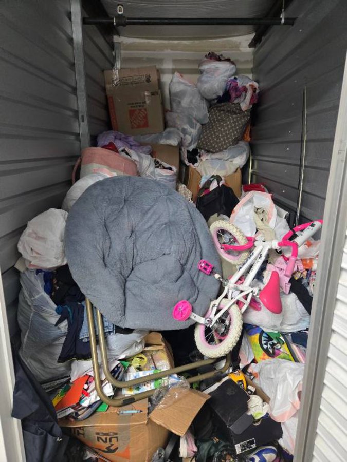 5 x 10 storage unit in Sarasota, FL