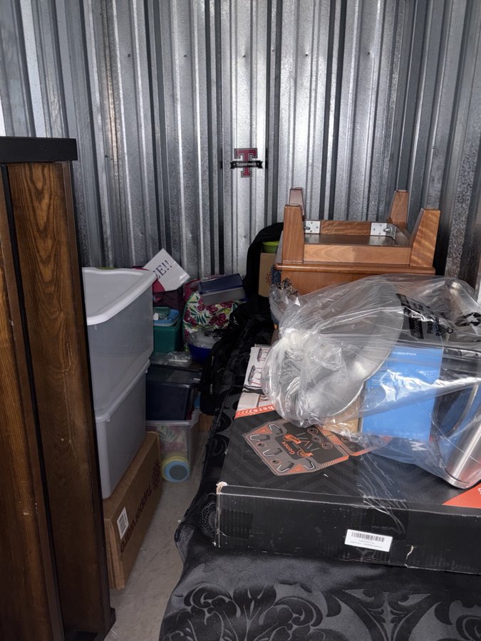 5 x 10 storage unit in Bristol, CT