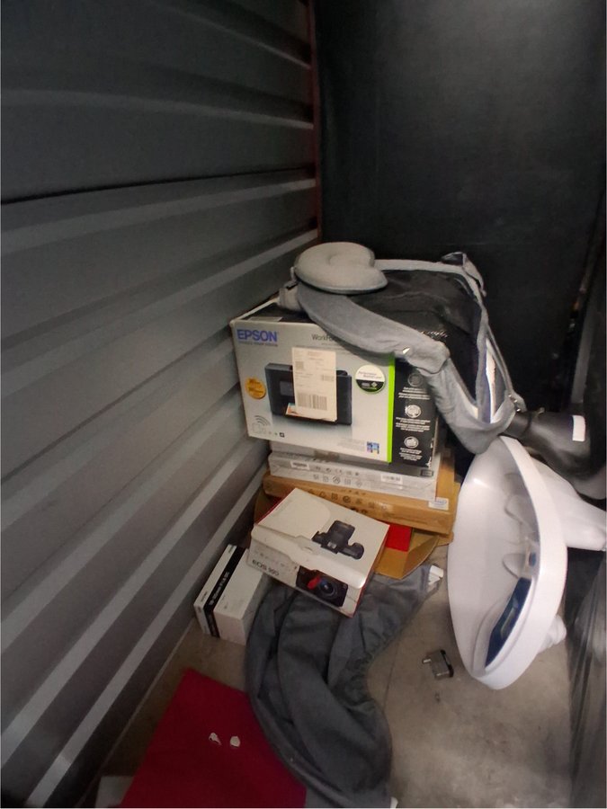 5 x 10 storage unit in Baltimore, MD