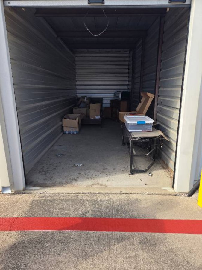 7 x 21 storage unit in Taylor, TX