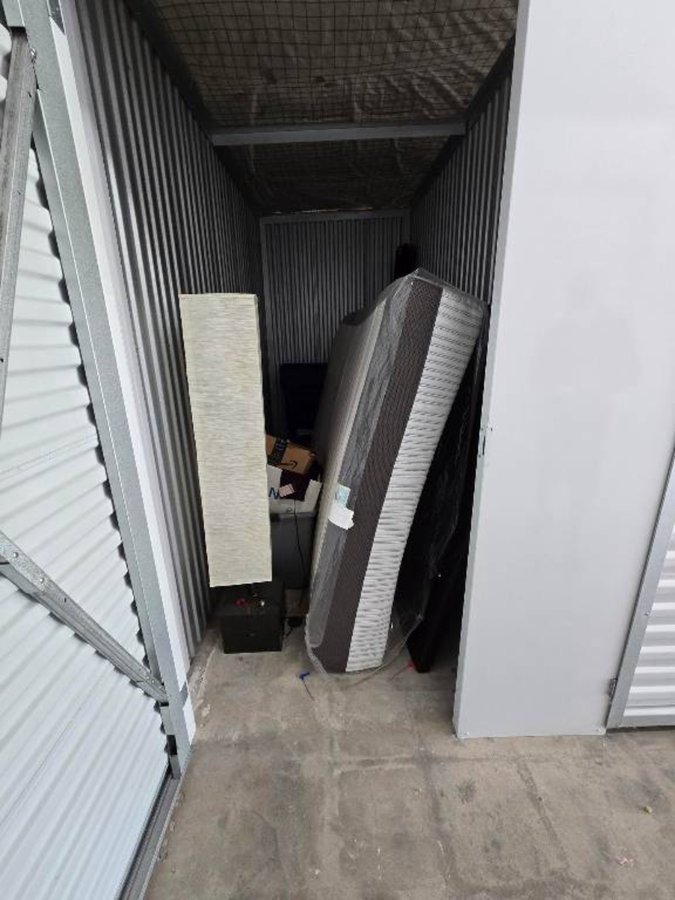 5 x 10 storage unit in Houston, TX