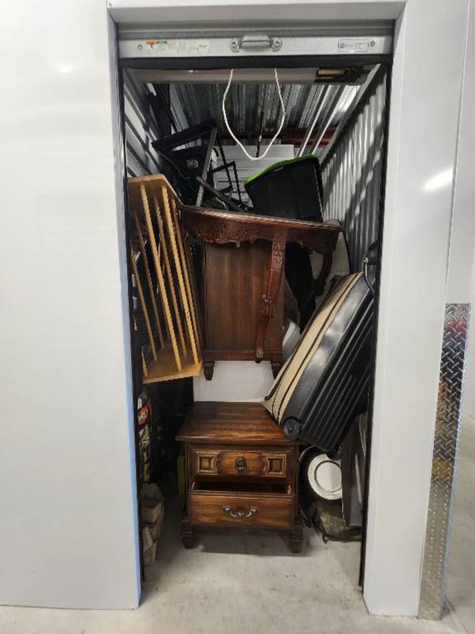 5 x 10 storage unit in Hutto, TX