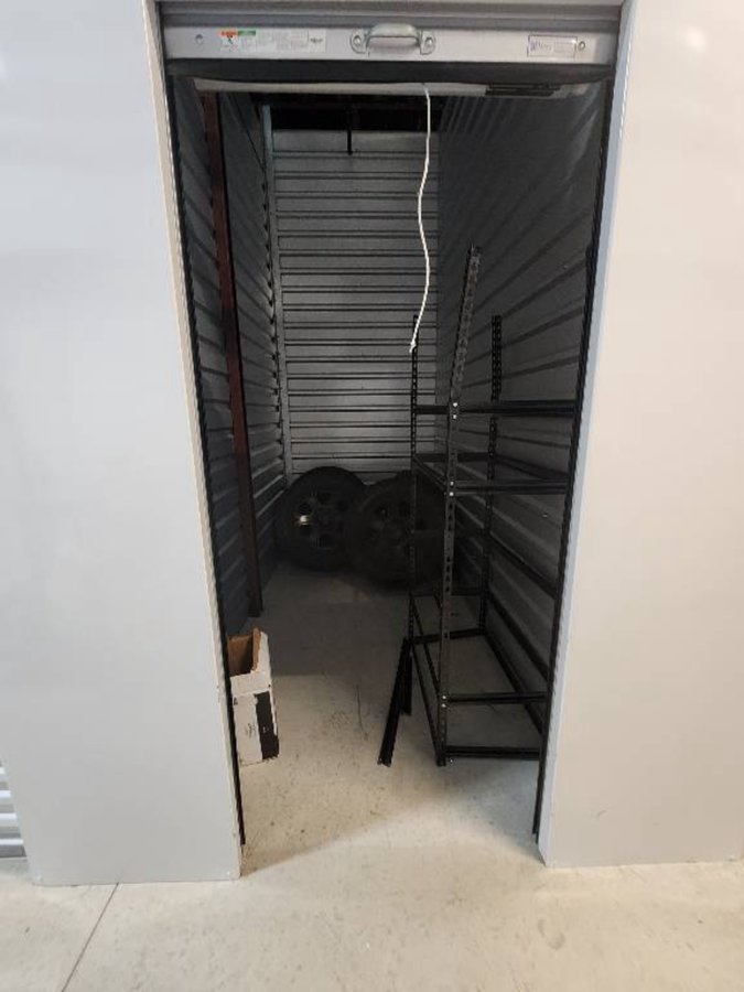 5 x 10 storage unit in Hutto, TX